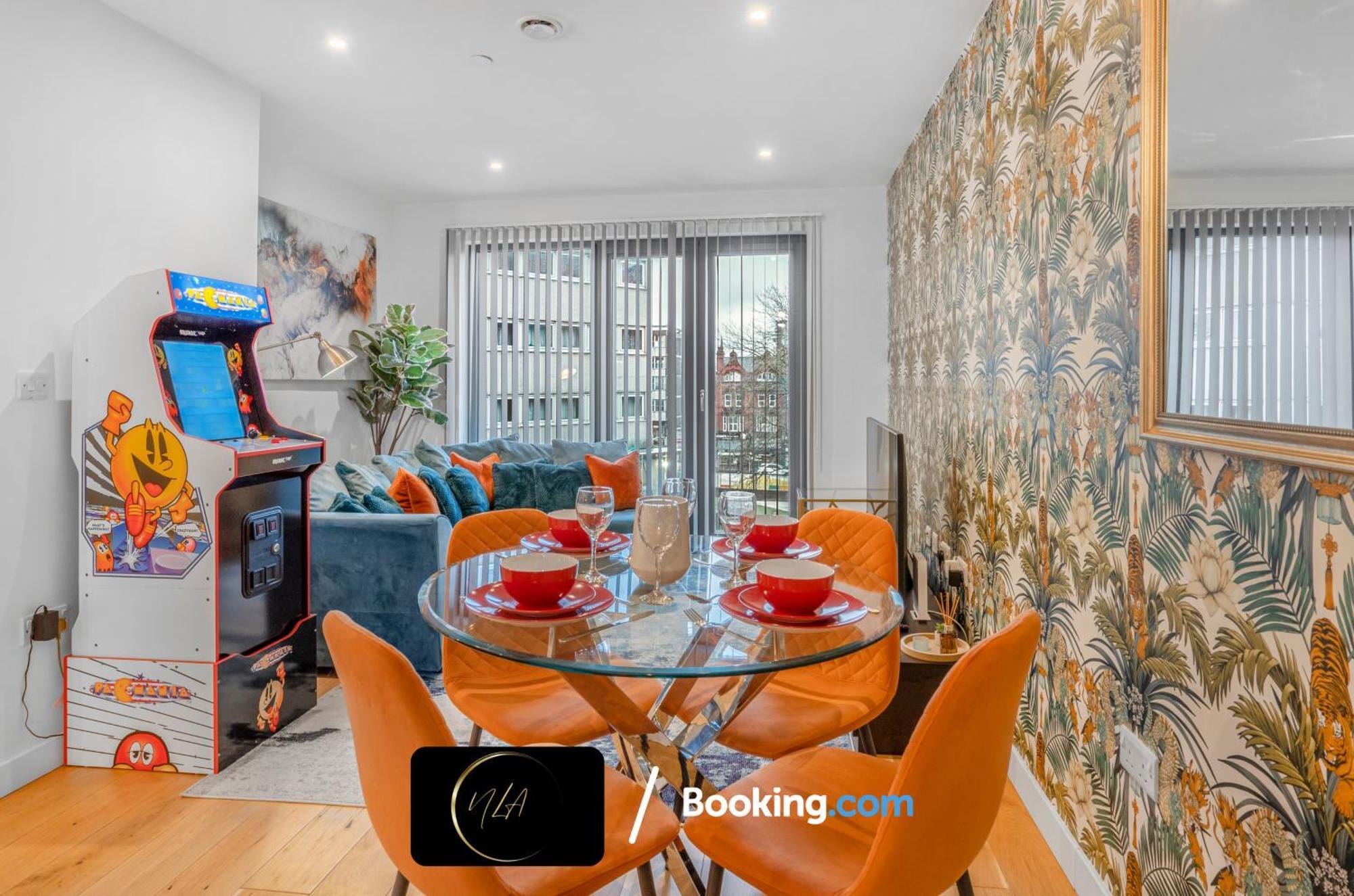 City Centre Apartment With Free Parking, 2 Bathrooms, Netflix And Wifi - Suitable For Contractors And Families - By Noor Luxury Accommodations เบอร์มิงแฮม ภายนอก รูปภาพ