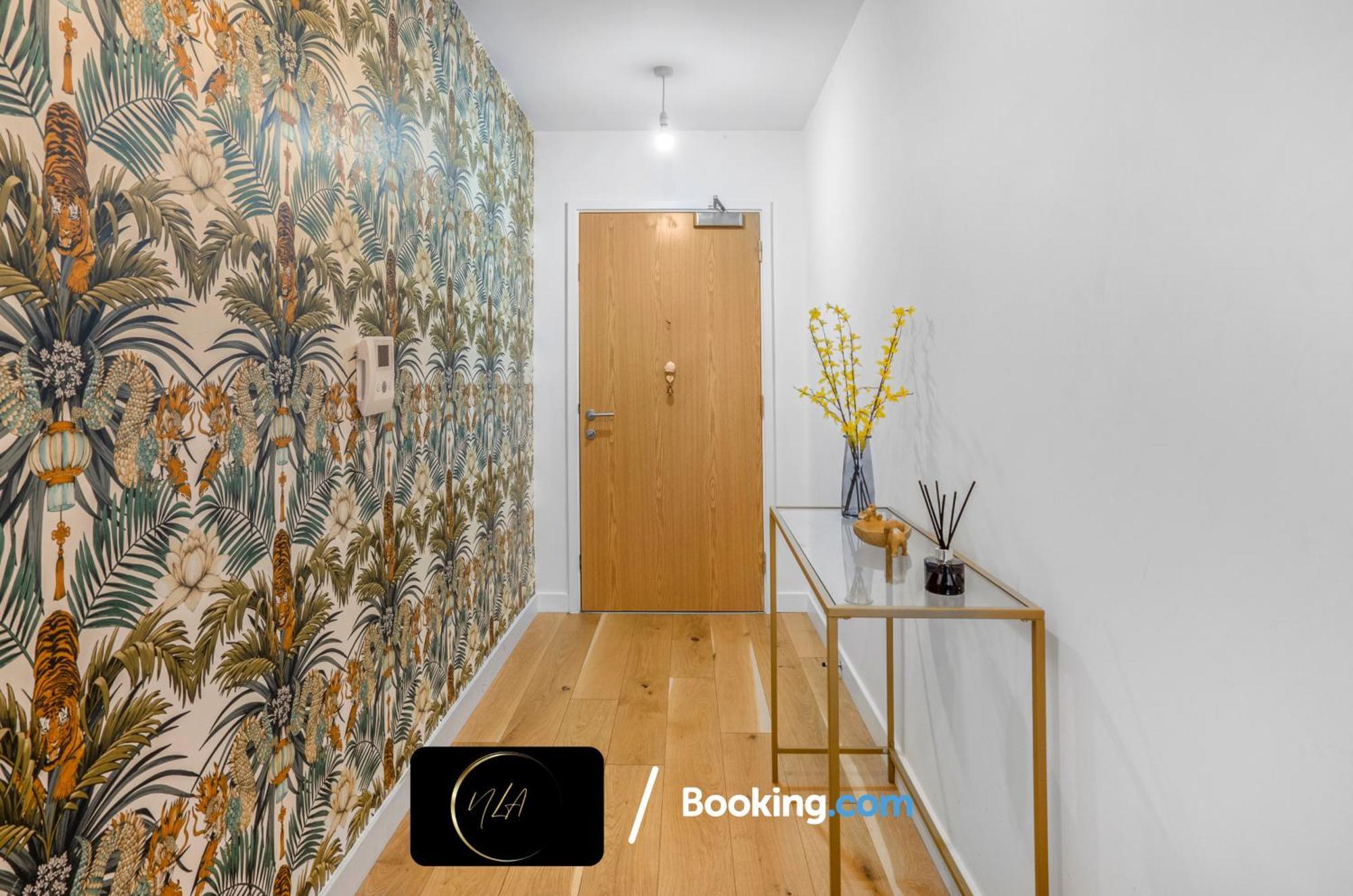 City Centre Apartment With Free Parking, 2 Bathrooms, Netflix And Wifi - Suitable For Contractors And Families - By Noor Luxury Accommodations เบอร์มิงแฮม ภายนอก รูปภาพ